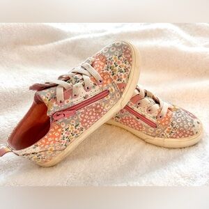 Cat and Jack Girls Floral Slip On Sneaker with Zipper Detail - Size 13